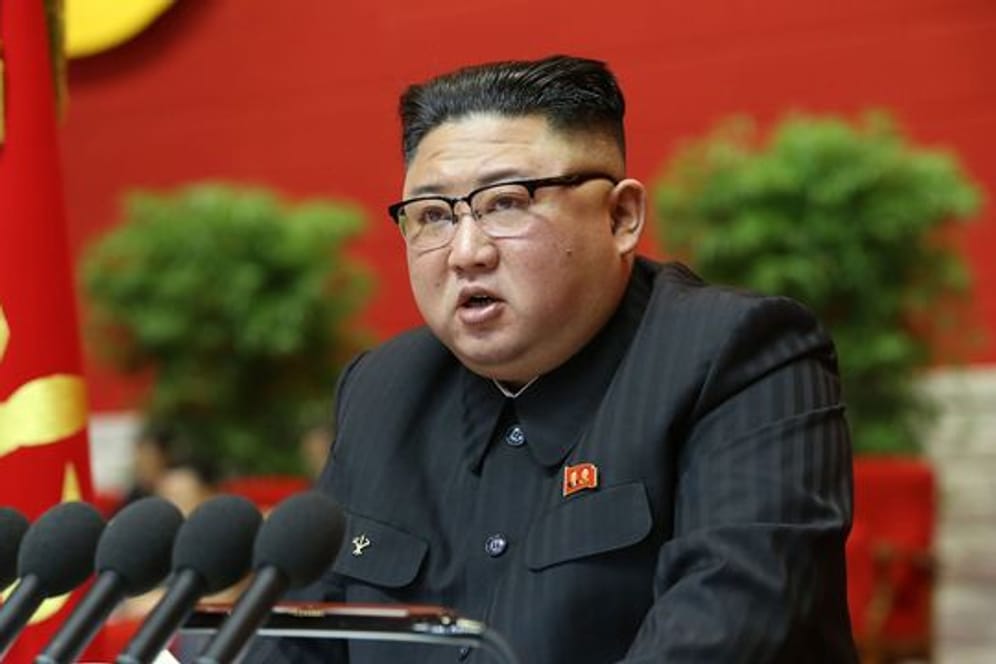 Die Ziele des 2016 aufgestellten Fünf-Jahres-Entwicklungsplans seien "in fast allen Bereichen" verfehlt worden, sagt Kim Jong Un.
