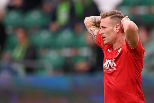 Hat nach seiner Corona-Diagnose fast den kompletten Dezember gefehlt: Andre Hahn vom FC Augsburg.
