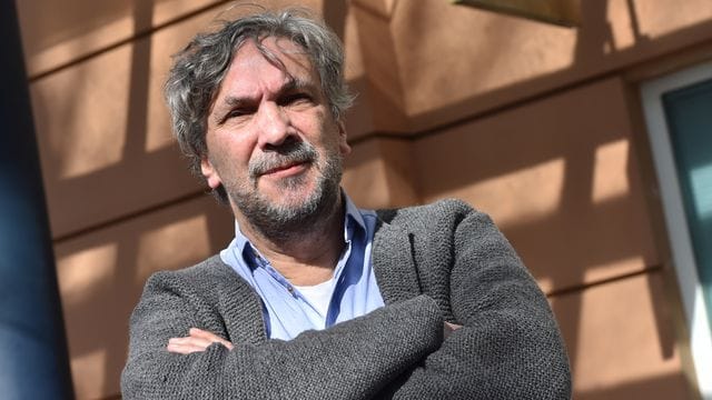 Spielleiter Christian Stückl vor dem Theater in Oberammergau.