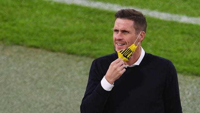 Nimmt die BVB-Spieler in die Pflicht: Dortmunds Sportlicher Leiter Sebastian Kehl. Nimmt die BVB-Spieler in die Pflicht: Dortmunds Sportlicher Leiter Sebastian Kehl.