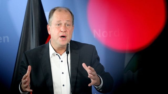 Joachim Stamp (FDP) Joachim Stamp (FDP)