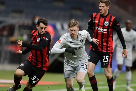 Wird Leverkusen mehrere Wochen fehlen: Mitchell Weiser (M).