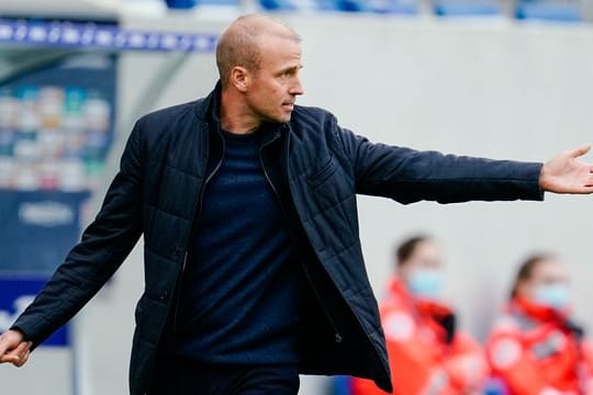 Ist mit Hoffenheim gegen Schalke gefordert: 1899-Coach Sebastian Hoeneß.