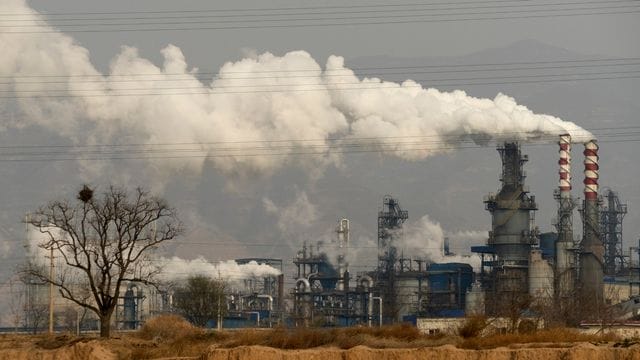 Eine Kohleverarbeitungsanlage, die Ruß, einen Bestandteil der Stahlherstellung, in der zentralchinesischen Provinz Shanxi produziert. Eine Kohleverarbeitungsanlage, die Ruß, einen Bestandteil der Stahlherstellung, in der zentralchinesischen Provinz Shanxi produziert.