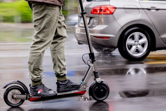 E-Scooter: Eine Statistik für das Jahr 2020 zeigt, wie viele Unfälle passiert sind.