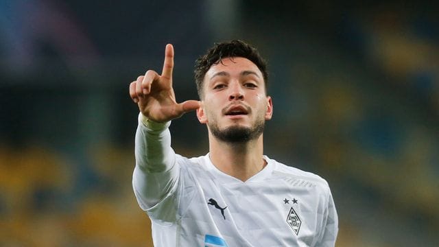 Weiß, wie man gegen die Bayern trifft: Gladbachs Ramy Bensebaini.