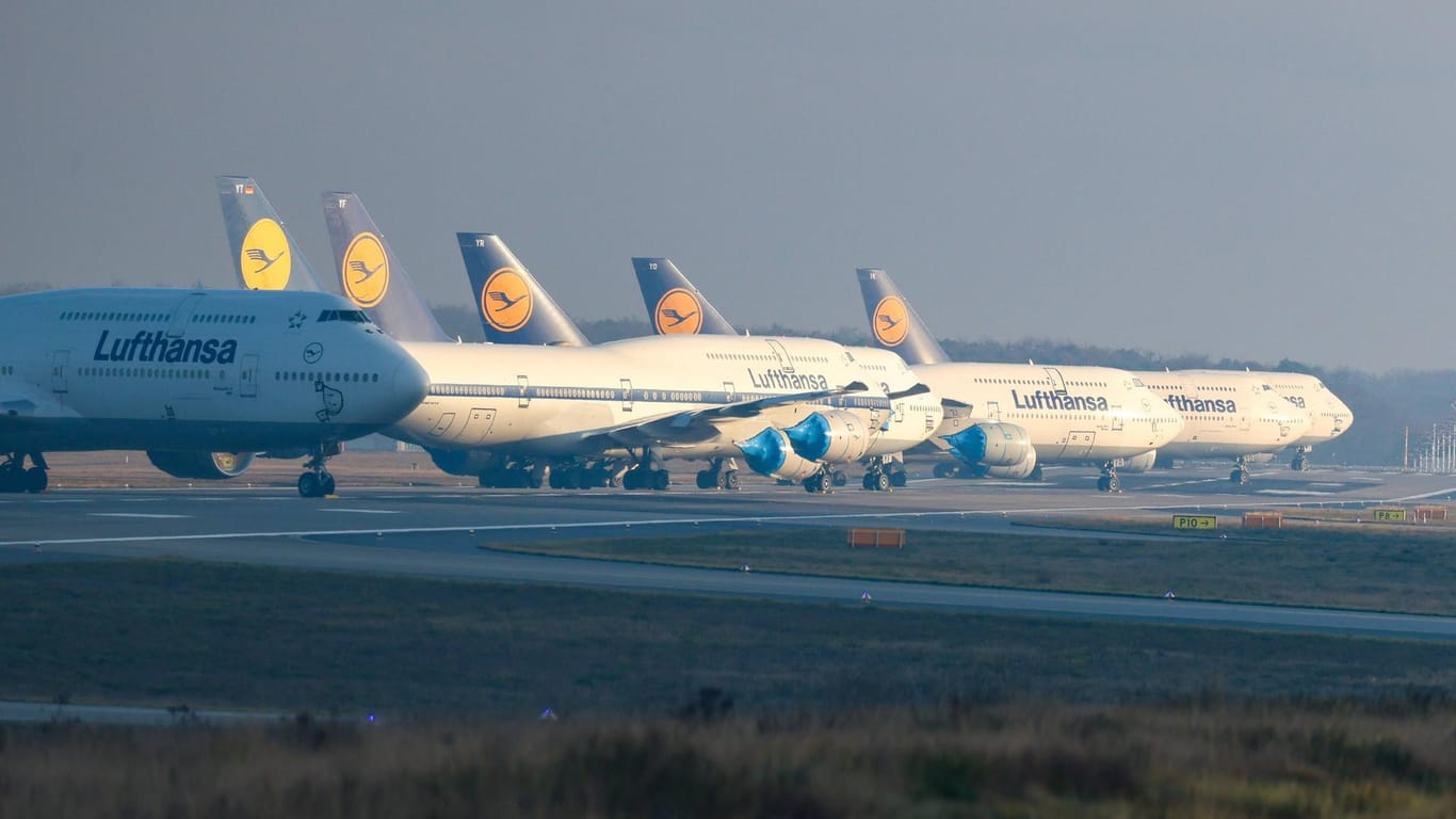 Flugzeuge am Boden: Während der Corona-Krise nutzt die Lufthansa Flugzeuge als Sicherheit.