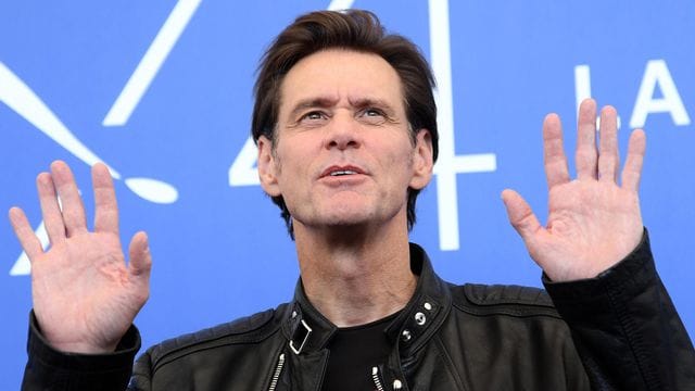 Schauspieler Jim Carrey macht als Zeichner von sich Reden.