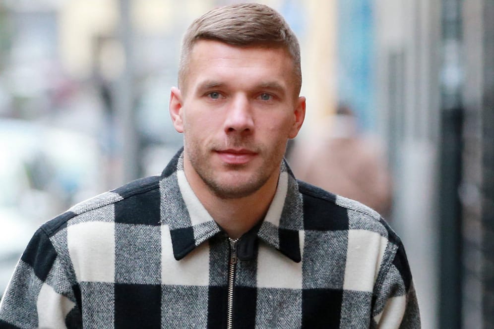 Lukas Podolski: Der Fußballstar zeigt ein seltenes Bild mit seiner Tochter.