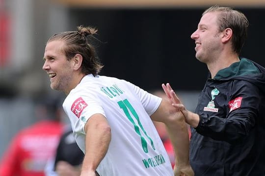 Genießt bei Angreifer Niclas Füllkrug (l) eine hohe Wertschätzung: Werder-Coach Florian Kohfeldt.