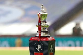 Das FA-Cup-Spiel Aston Villa gegen den FC Livepool findet statt.