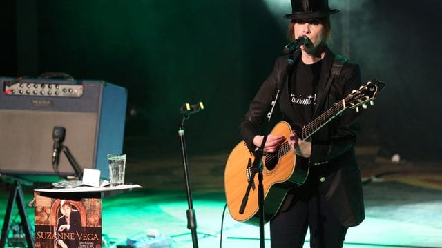 Die US-amerikanische Singer-Songwriterin kommt erst nächstes Jahr nach Deutschland. Die US-amerikanische Singer-Songwriterin kommt erst nächstes Jahr nach Deutschland.