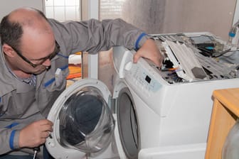 Waschmaschine: Ist sie kaputt ist, wird sie entsorgt und ein Neugerät angeschafft. (Symbolfoto)