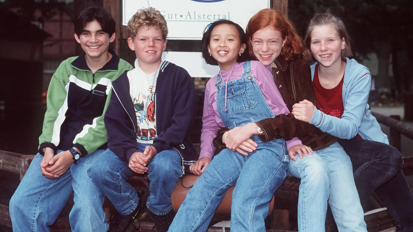 "Die Kinder von Alstertal" im Jahr 1998: Timo (Marco Soumikh), Tobias (Tim Küchler), Hexe (Marleen Loose), Kiki (Thuy-Anh Cao) und Lisa (Katharina Wäschenbach)