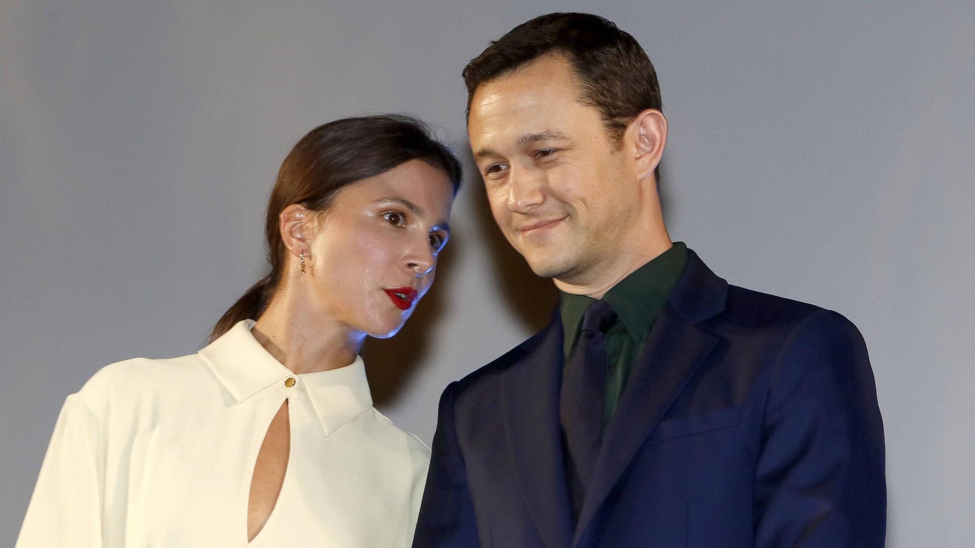 Aylin Tezel und Joseph Gordon-Lewitt: Die Schauspielkollegen von "7500" bei der Premiere ihres Films auf dem 72. Locarno Film Festival.