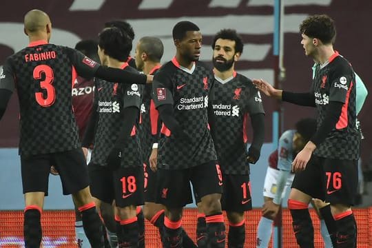 Der FC Liverpool setzte sich souverän bei Aston Villa durch.