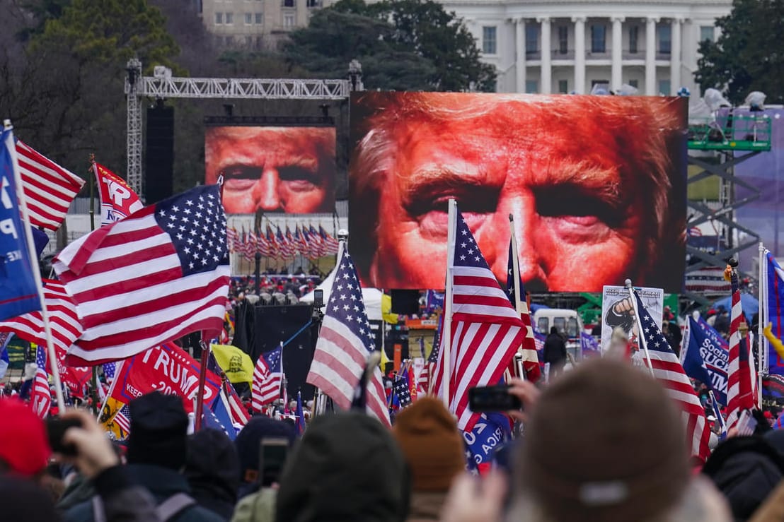 Protest von Trump-Anhängern in Washington: Bis 20. Januar ist der abgewählte Präsident noch im Besitz von Abschusscodes.