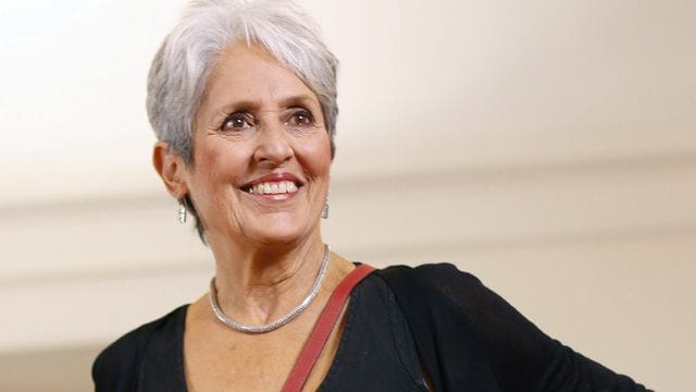 Die US-Folksängerin und Pazifistin Joan Baez hat ihren Idealismus nicht verloren.