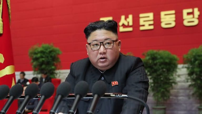 Nordkoreas Machthaber Kim Jong Un droht auf dem Kongress der Partei der Arbeit den USA.