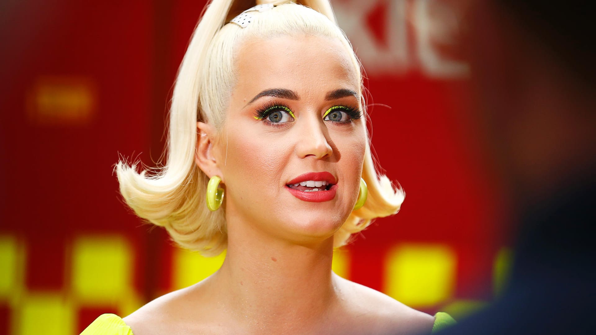 Katy Perry: Der Popstar hat einen Stalker – und der hat nun einen Haftbefehl vorliegen.