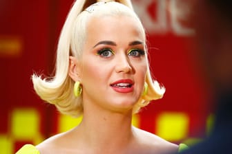 Katy Perry: Der Popstar hat einen Stalker – und der hat nun einen Haftbefehl vorliegen.