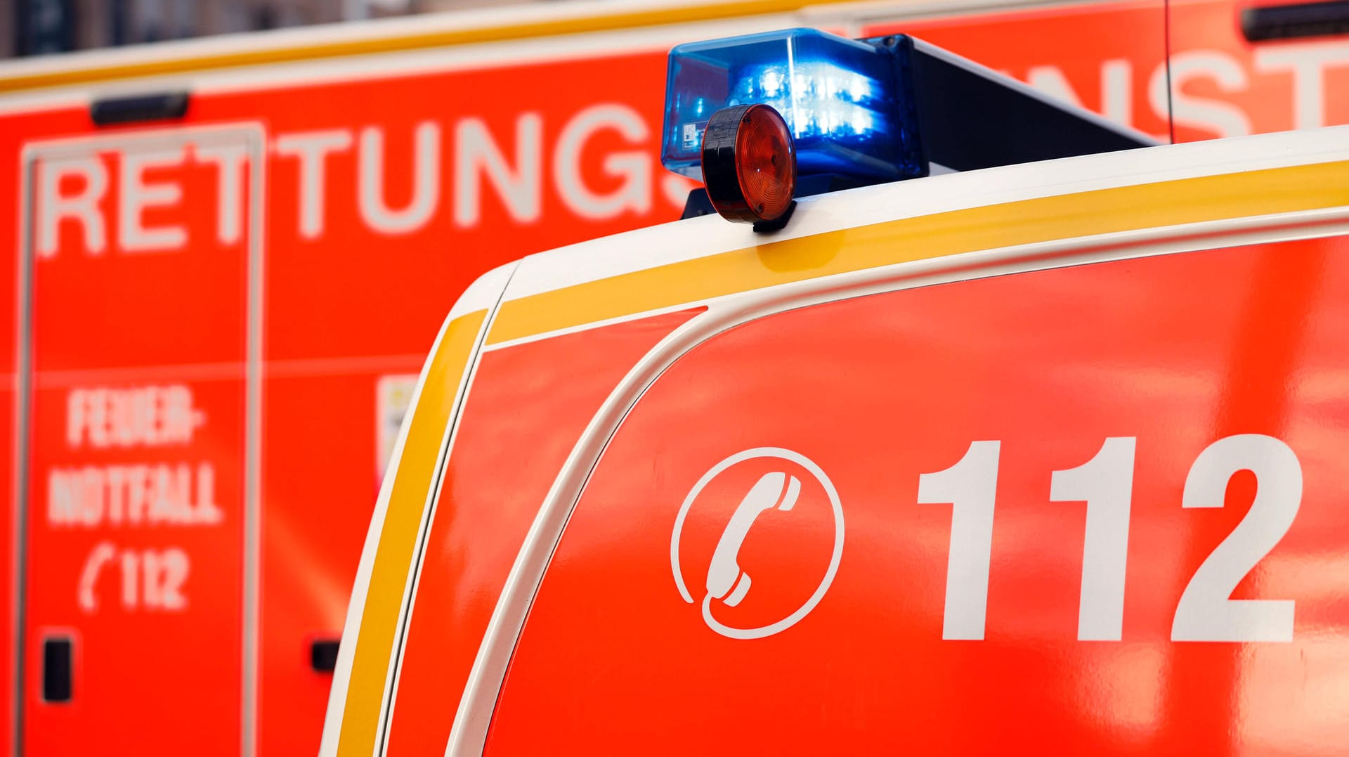 Rettungsdienst: Die Sanitäter konnten nur noch den Tod des 16-Jährigen feststellen (Symbolbild). Rettungsdienst: Die Sanitäter konnten nur noch den Tod des 16-Jährigen feststellen (Symbolbild).