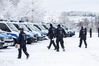 In Winterberg (Nordrhein-Westfalen) waren vorsorglich zahlreiche Polizisten im Einsatz.