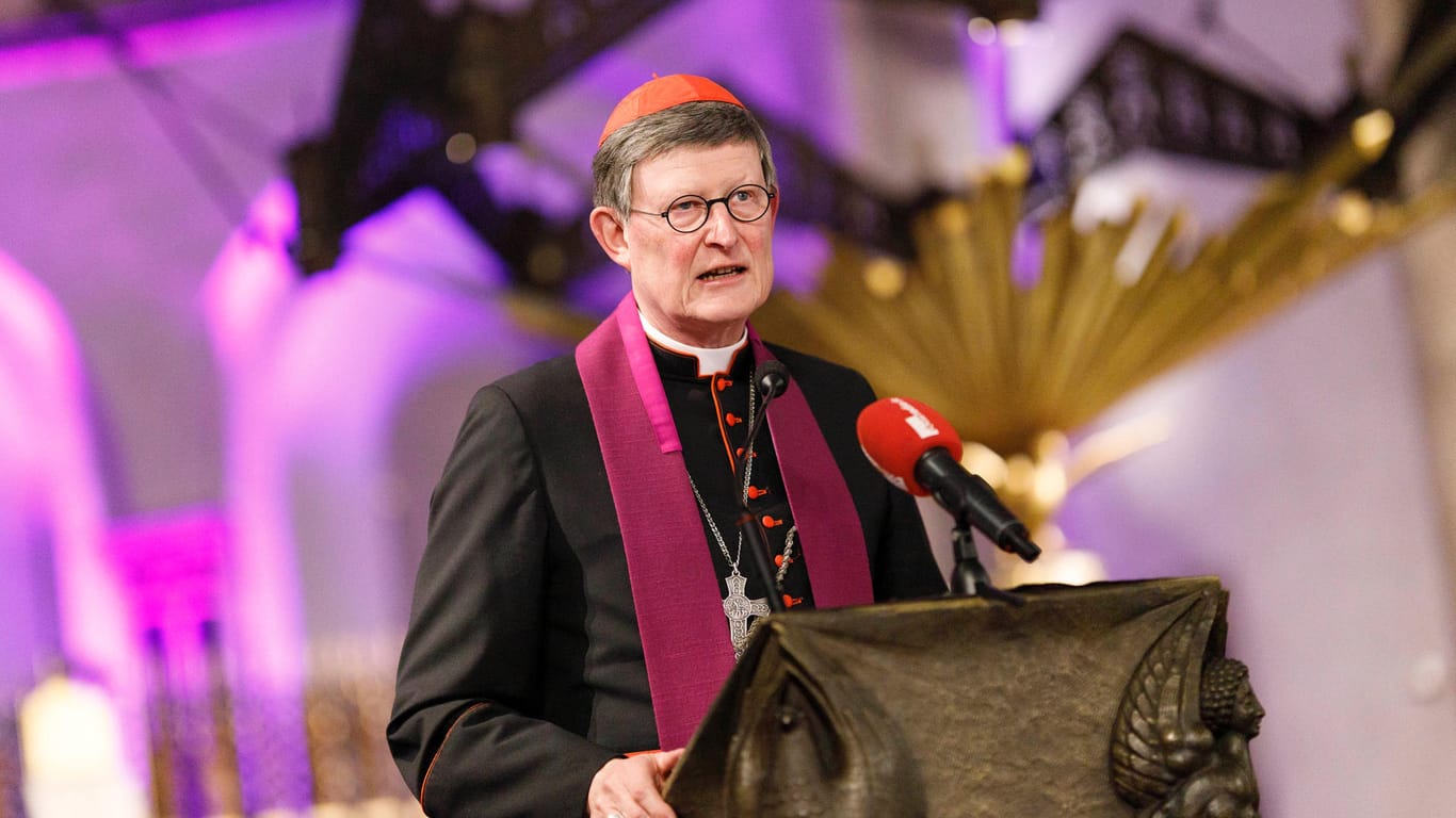 Kardinal Woelki in der Kölner Basilika St. Aposteln (Archivbild): Der Kardinal wird seit Monaten massiv kritisiert.