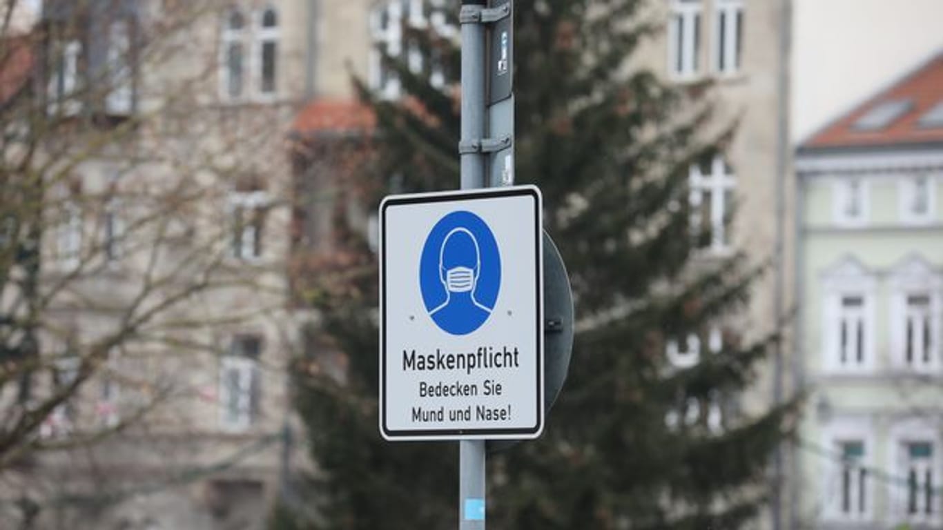 Maskenpflicht-Hinweisschild in Eisenach