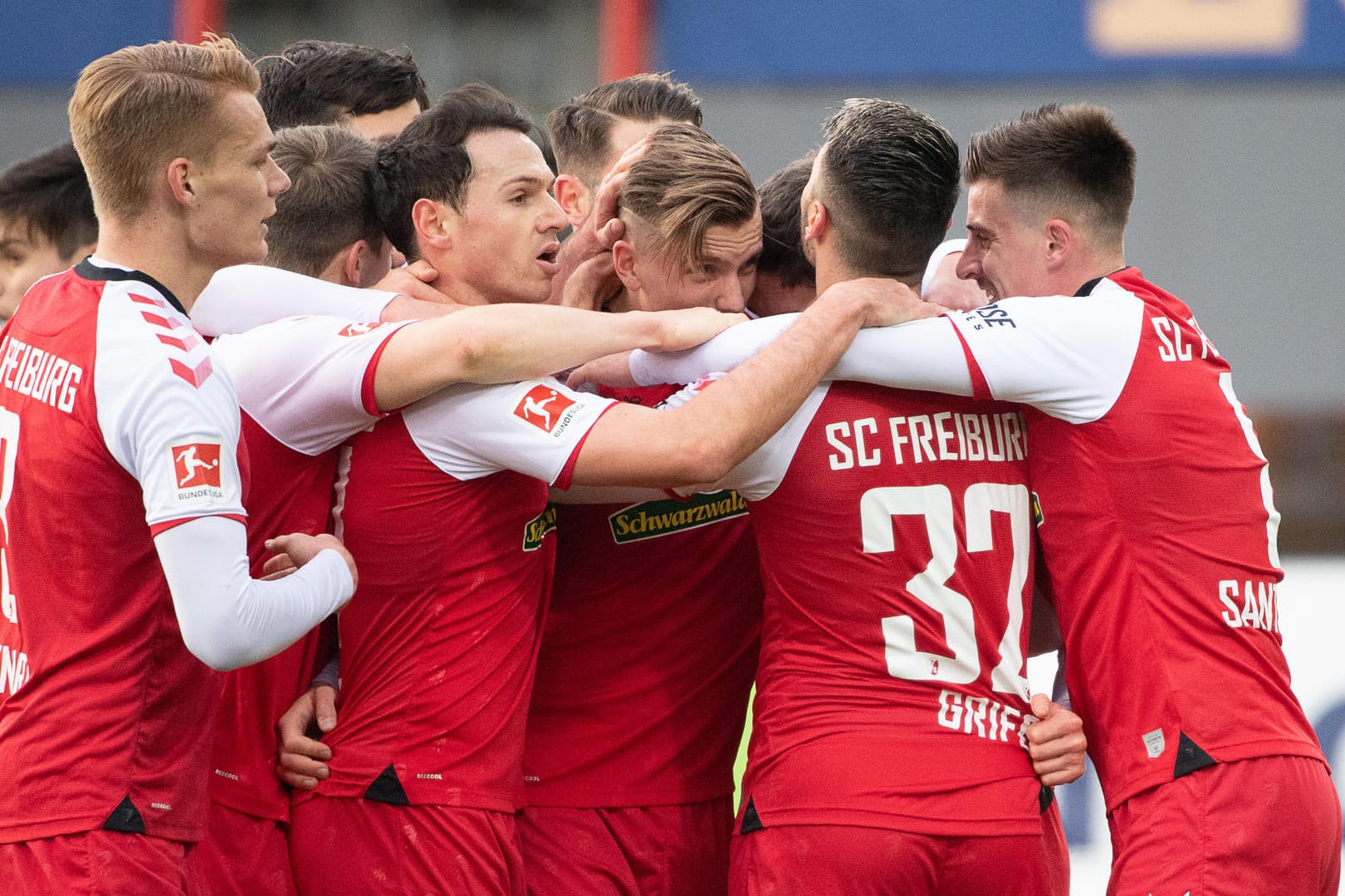 Bundesliga: Der SC Freiburg schoss den 1. FC Köln ab.