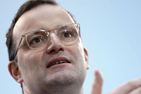 Bundesgesundheitsminister Jens Spahn (CDU) gibt eine Pressekonferenz im Ministerium zum Zwischenstand der Impfungen gegen das Coronavirus.