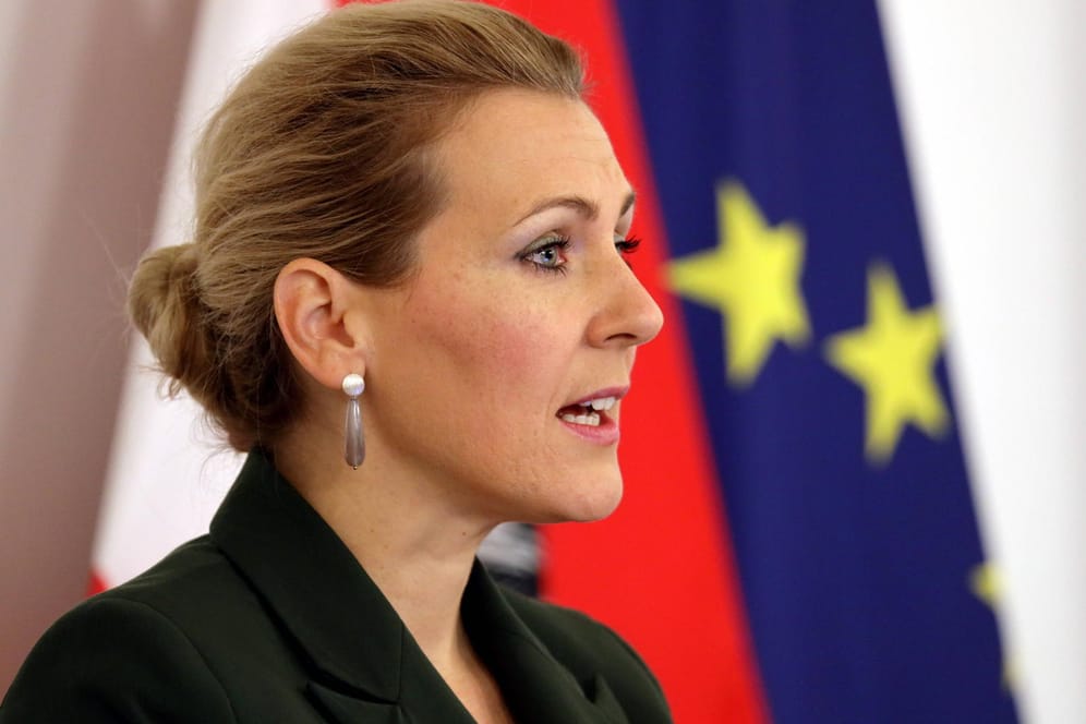 Arbeitsministerin Christine Aschbacher im Dezember: Sie hat ihren Rücktritt eingereicht.