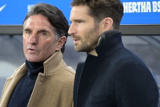 Sowohl Herthas Trainer Bruno Labbadia (l) als auch Sportdirektor Arne Friedrich haben eine Bielefelder Vergangenheit.