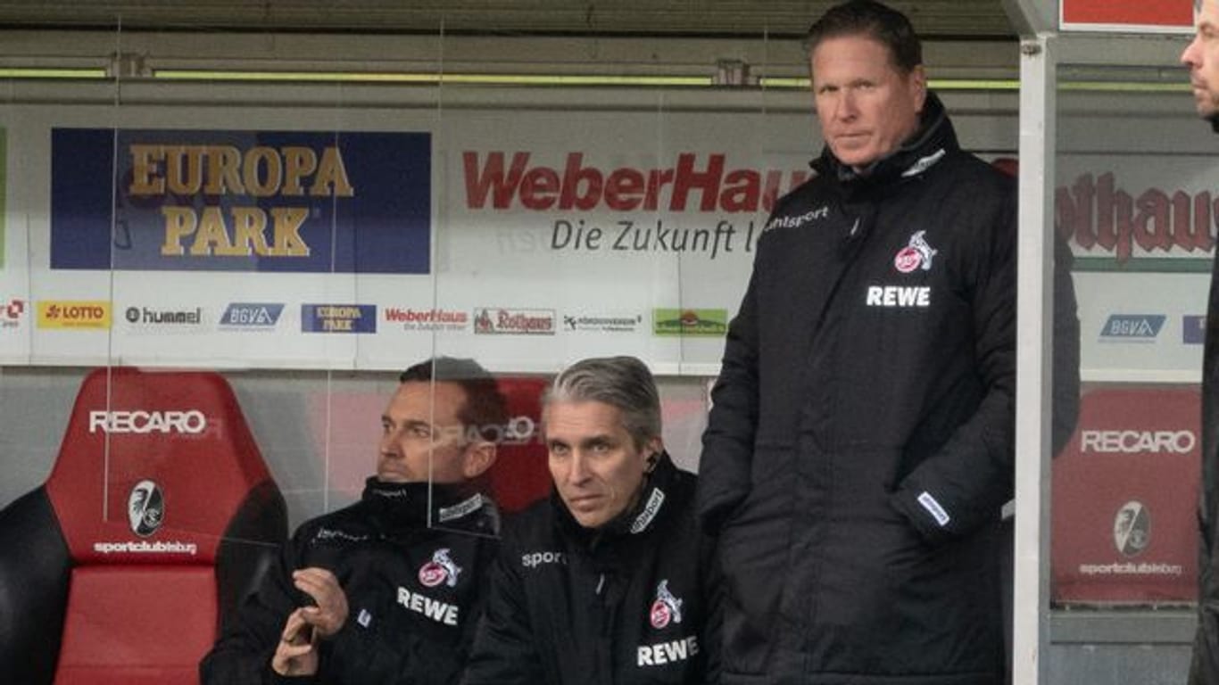 Musste mit Köln eine 0:5-Klatsche in Freiburg hinnehmen: FC-Coach Markus Gisdol (r).