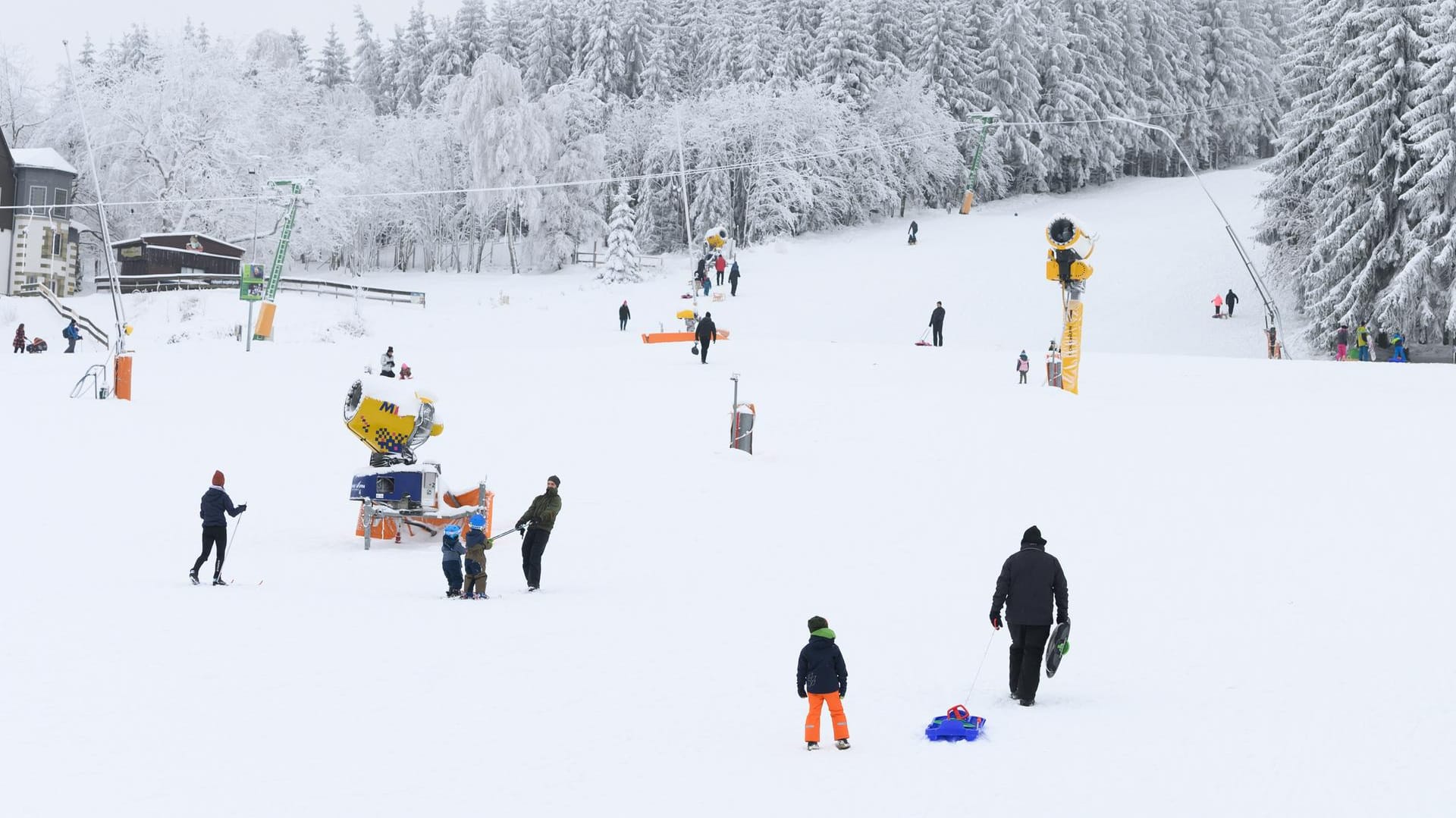 Altenberg im Erzgebirge: In Sachsen blieb der große Andrang auf die Wintersportregionen aus.