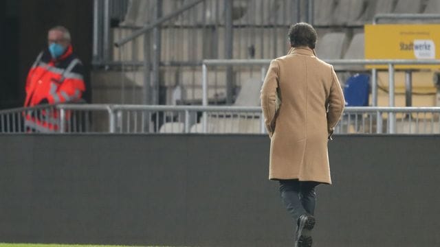 Hertha-Trainer Bruno Labbadia sucht nach Erklärungen für die Leistung seiner Spieler.