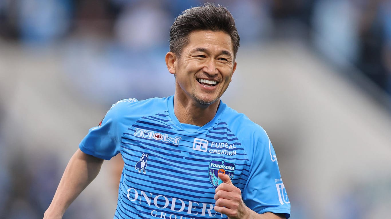Kazuyoshi Miura: Der Publikumsliebling von Yokohama FC hängt noch einmal ein Jahr dran.