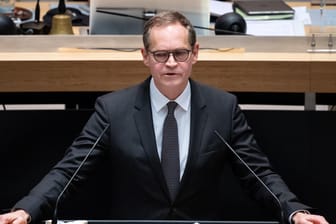 Michael Müller (SPD), Regierender Bürgermeister von Berlin: Er gesteht Fehler in der Kommunikation ein.