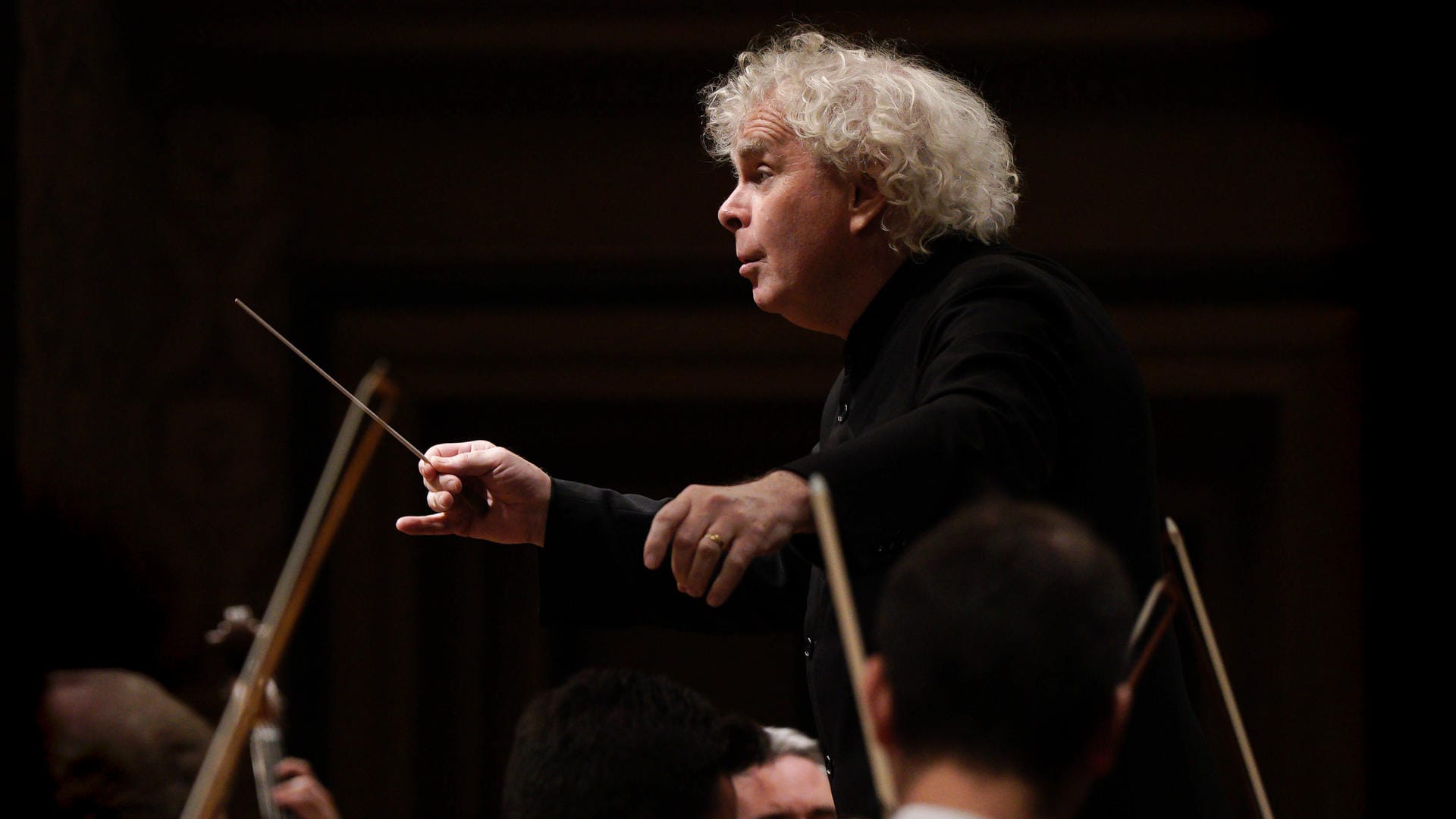Rattle bei einem Konzert des Czech Philharmonic Orchestra (Archivbild): Der 65-Jährige war auch der Wunschkandidat in München.