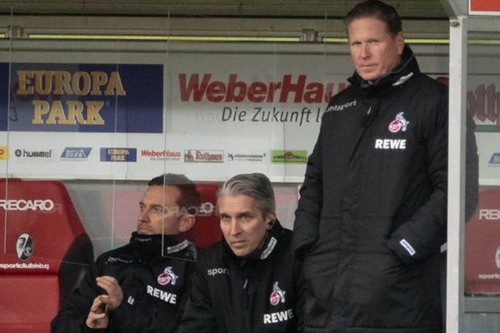 Kölns Trainer Markus Gisdol (r) steht unter Druck.