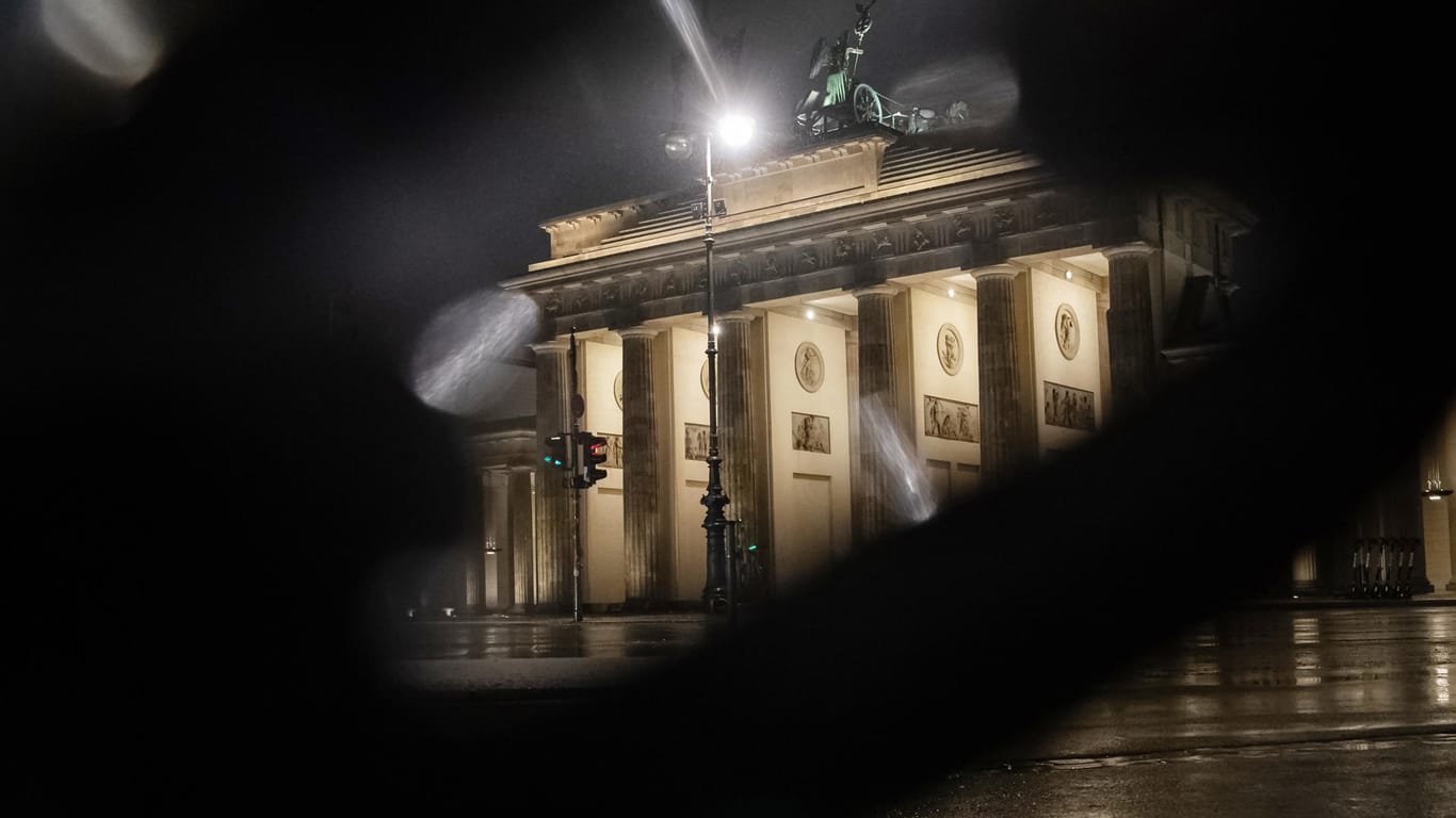 Das Brandenburger Tor: Um Berlin gilt ein Bewegungsradius von 15 Kilometern.