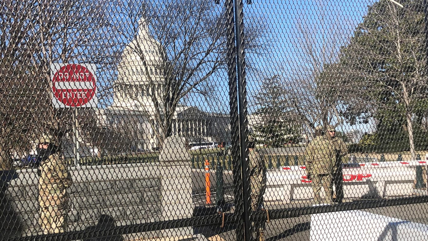 Schon Tage vor der Vereidigung sichert die Nationalgarde das Gebiet um das US-Kapitol in Washington.