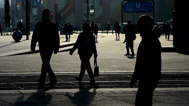 Seit drei Jahrzehnten war die Bevölkerung hierzulande überwiegend gewachsen, mit Ausnahme der Jahre 1998 sowie 2003 bis 2010. Seit drei Jahrzehnten war die Bevölkerung hierzulande überwiegend gewachsen, mit Ausnahme der Jahre 1998 sowie 2003 bis 2010.