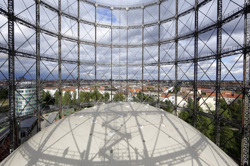 Stahlkonstruktion mit Panorama-Blick (Archivbild): Im Berliner Gasometer soll ein Bürokomplex entstehen.