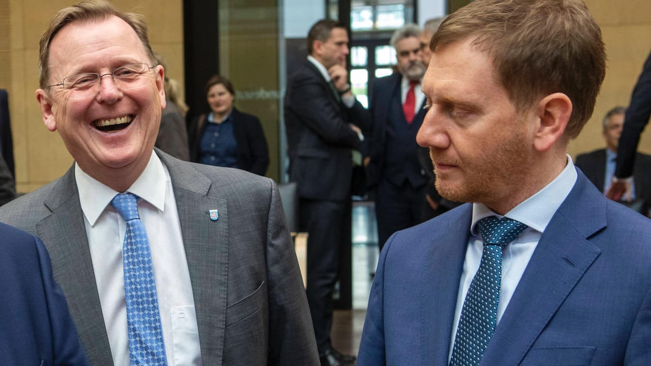 Ein Bild aus besseren Tagen: Der thüringische Ministerpräsident Bodo Ramelow (l.) und sein sächsischer Kollege Michael Kretschmer