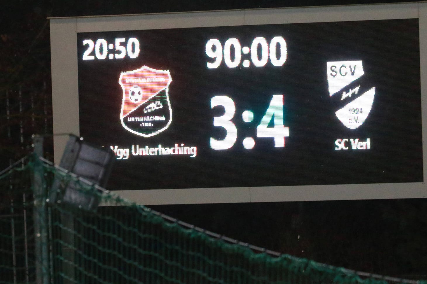 Endergebnis 3:4: Der SC Verl gewann nach einem irren Finale noch bei der SpVgg Unterhaching.