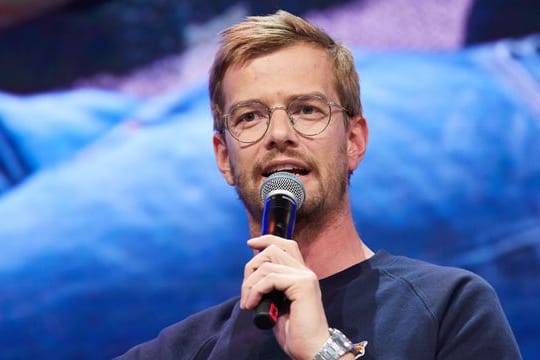 Joko Winterscheidt - hier auf der Marketing-Fachmesse "Online Marketing Rockstars" - moderiert auf ProSieben eine neue Quizshow.