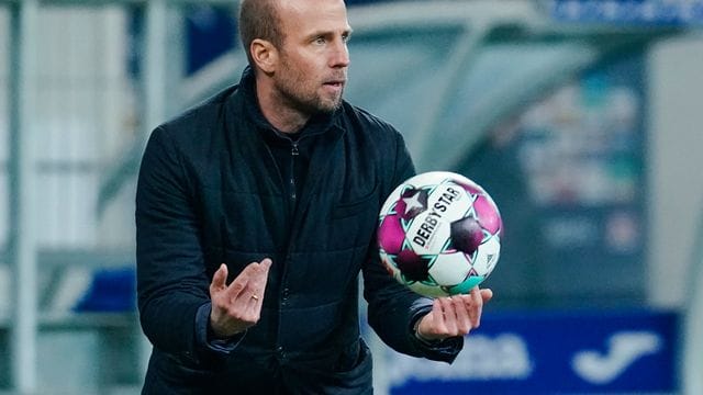 Steckt mit Hoffenheim in einer kleinen Krise: 1899-Coach Sebastian Hoeneß.