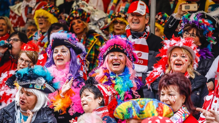 Rosenmontag 2020 in Köln: Hier erreicht der Straßenkarneval seinen Höhepunkt.