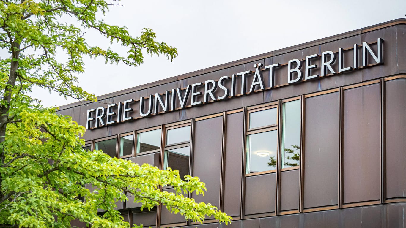 Ein Gebäude der Freien Universität Berlin: An der Uni kam es zu einer Datenpanne.